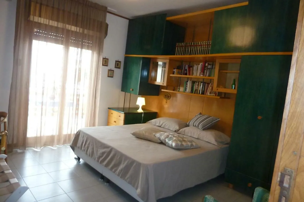 B&B Al 258 Santa Teresa Di Riva Bed & Breakfast