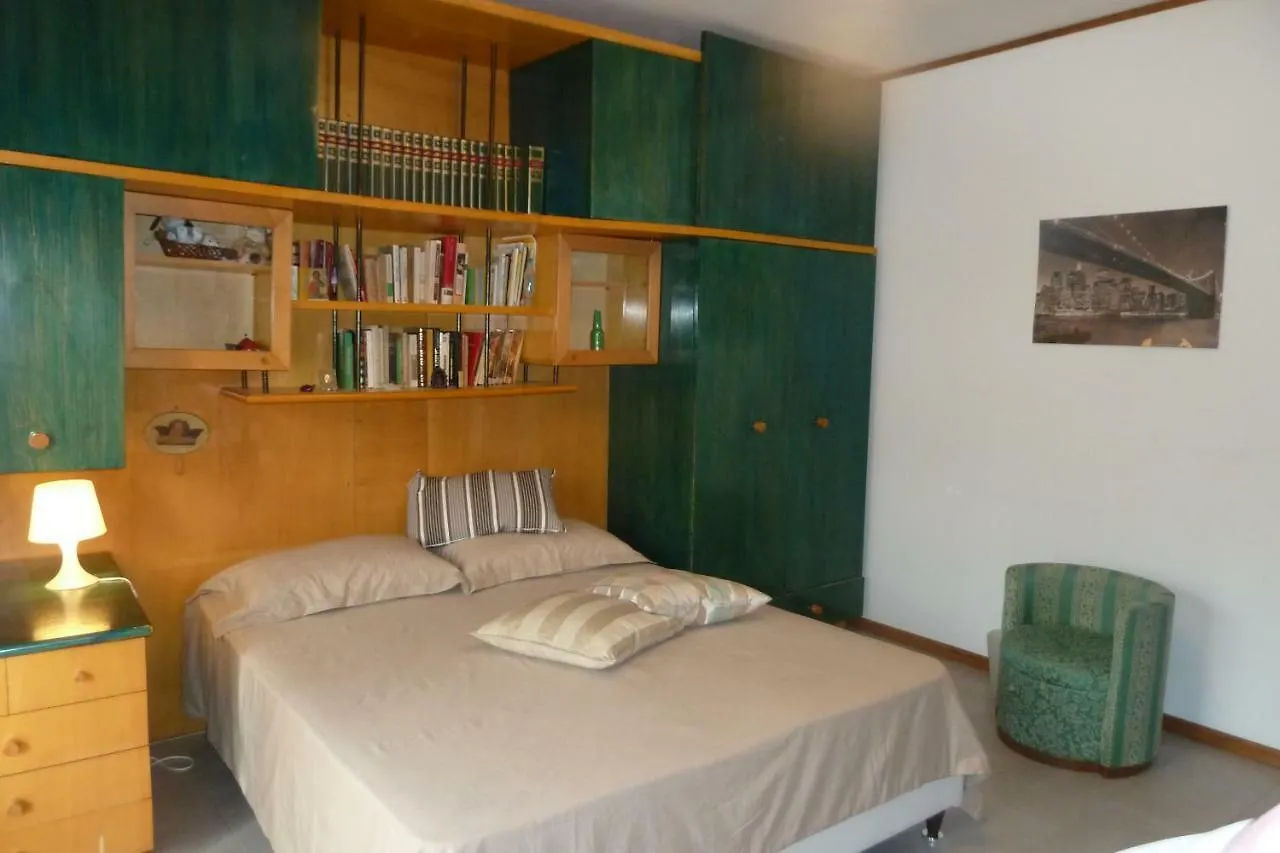 B&B Al 258 Santa Teresa Di Riva Bed & Breakfast