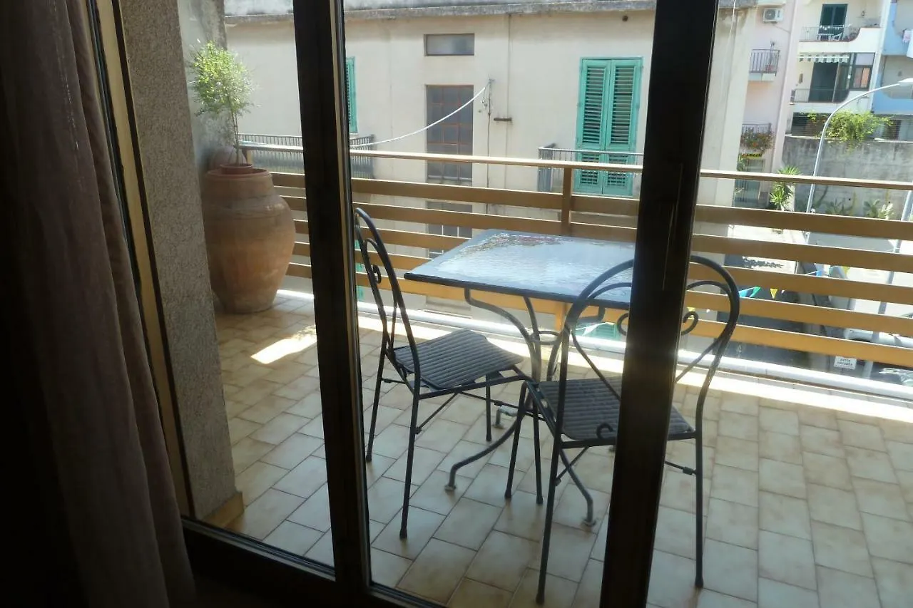 B&B Al 258 Santa Teresa Di Riva Italy